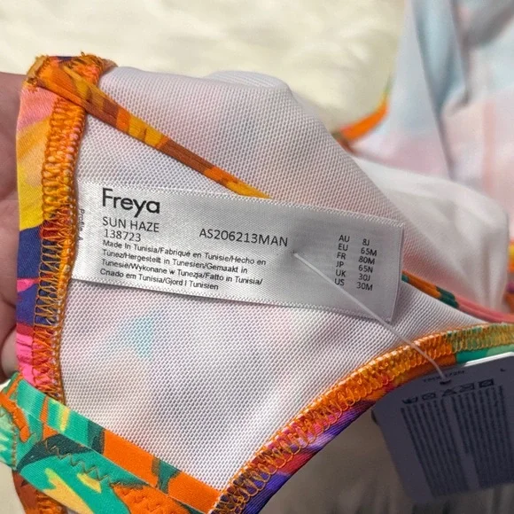 💙💖 NWT Freya Sun Haze Plunge Bikini Top High Apex 30M - Picture 5 of 5